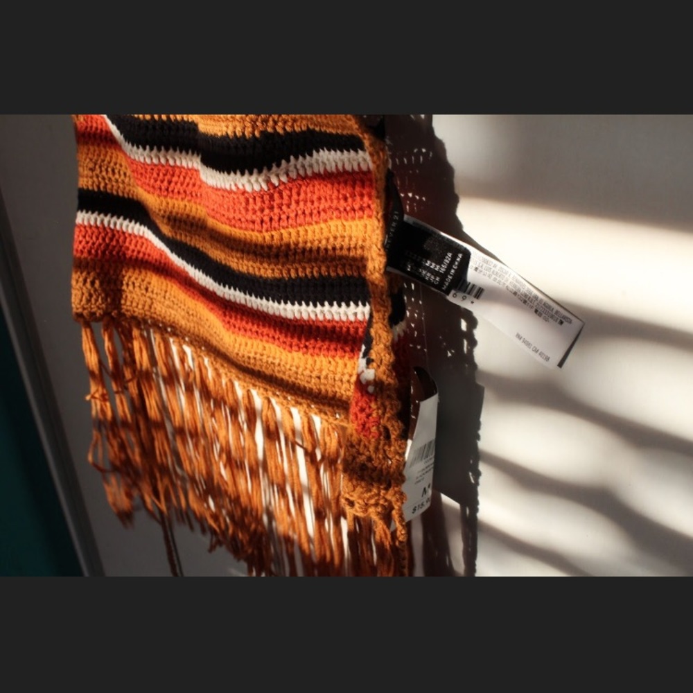 Sweater/ halter - Picture 4 of 4